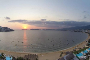 Luxury apartment in front of Acapulco Beach